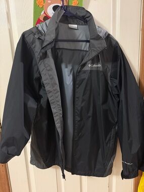 Columbia Men’s Black/Grey Lightweight windbreaker Jacket